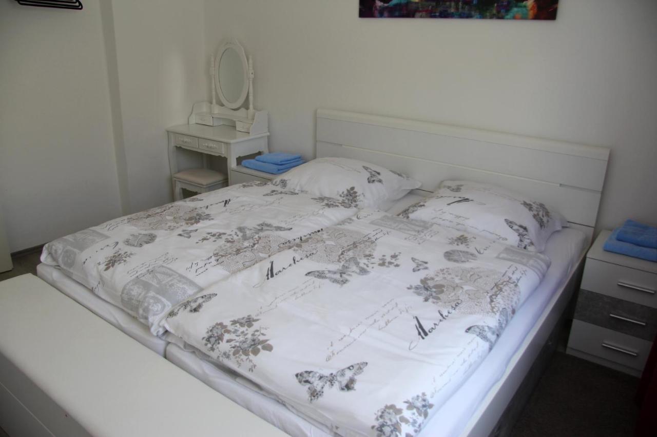 Geraeumige 4 Zimmer Wohnung An Den Kaiserthermen Tréveris Exterior foto